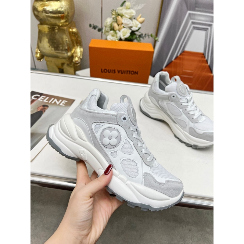 l**is V*t*n sneakers